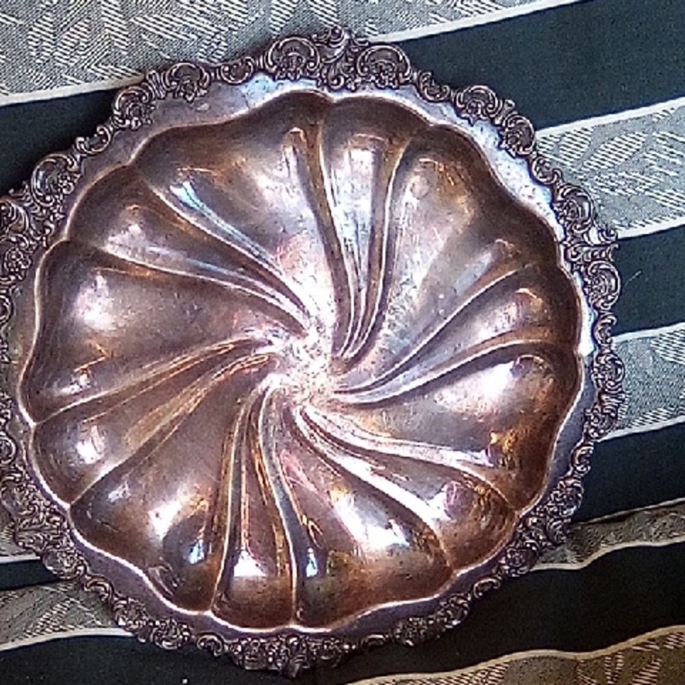 Huge Silver Plate Vintage Ornate Serving Platter. Baroque By Wallace .